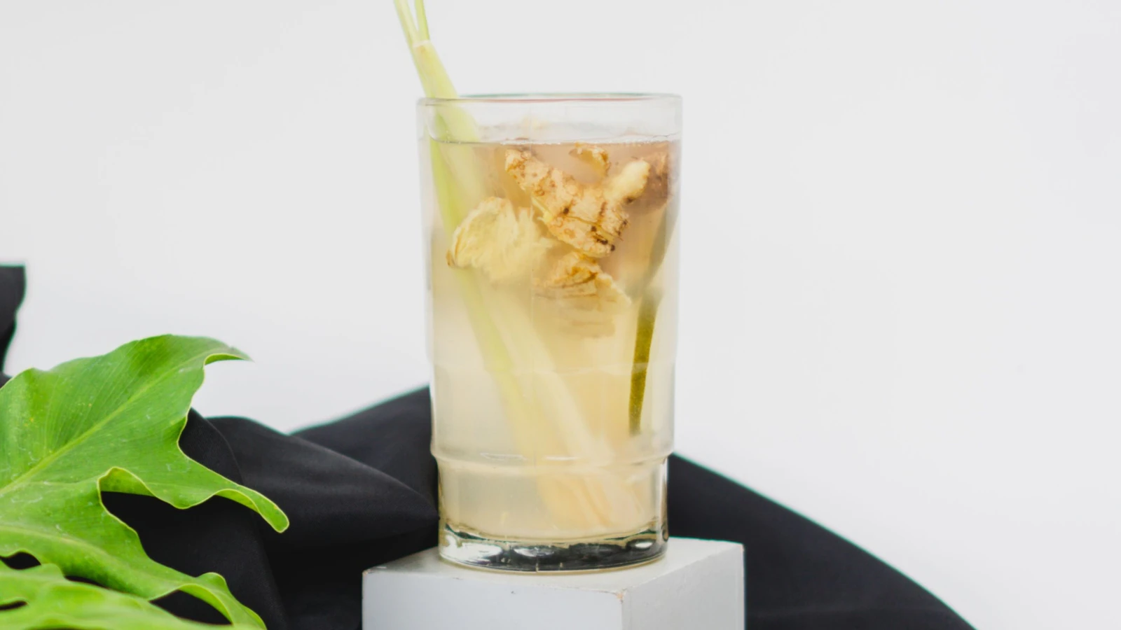 Ginger has been used in traditional diets for centuries. It contains natural compounds such as gingerol, which have antioxidant properties. Adding fresh ginger to tea, soups, or home-cooked meals can complement a balanced diet and may provide comfort during seasonal changes. Ginger has been used in traditional diets for centuries. It contains natural compounds such as gingerol, which have antioxidant properties. Adding fresh ginger to tea, soups, or home-cooked meals can complement a balanced diet and may provide comfort during seasonal changes.