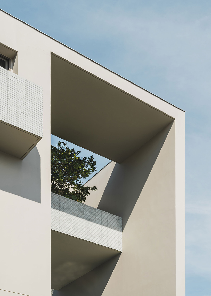 planted terraces outline vertically organized house by anonym studio in bangkok - 4