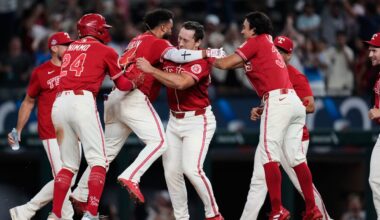 American League wild-card roundup: Blue Jays fall 1.5 games back of Rangers