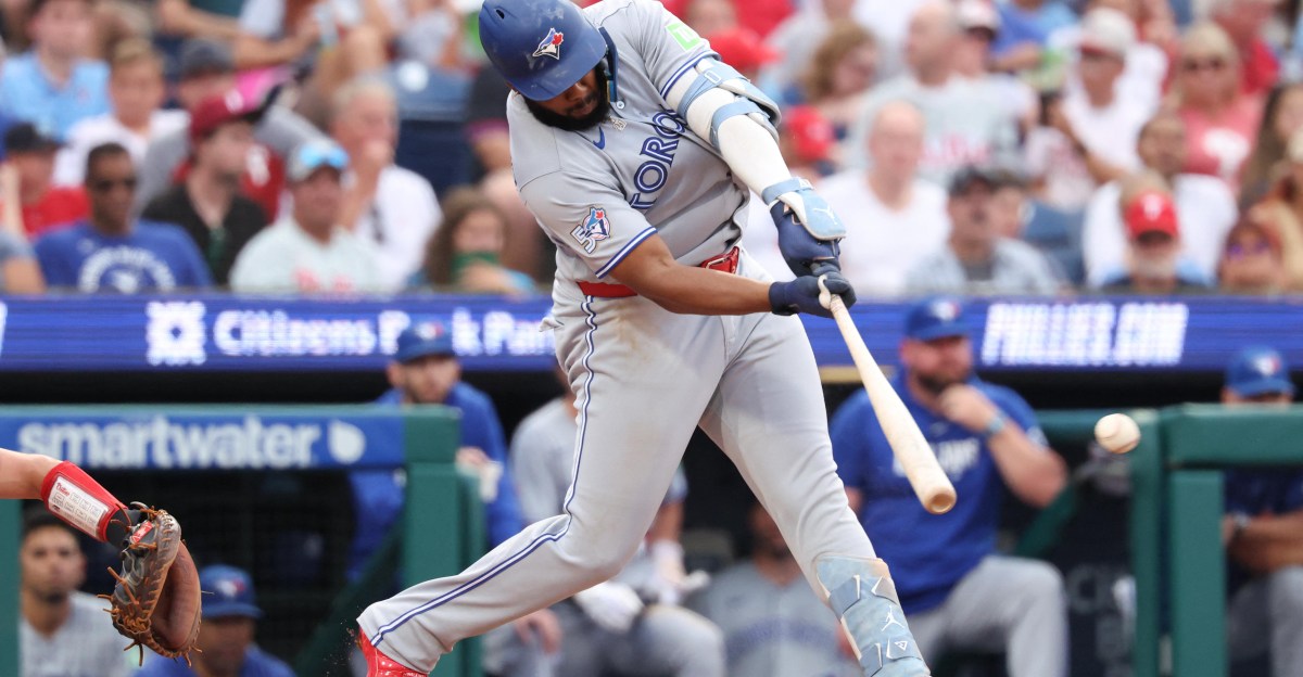 Jays Win In Extra Innings
