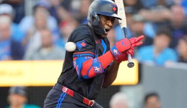 Jays Hit 3 Home Runs, Beat Mariners