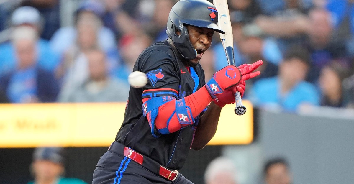 Jays Hit 3 Home Runs, Beat Mariners