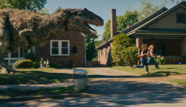 Caption: (L-r) Christian Convery as Brian Platt, Maisy Stella as Audrey Platt in The End of Oak Street, A Warner Bros. Pictures release.