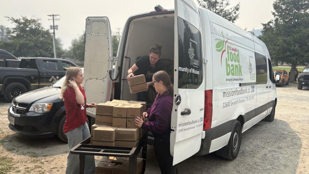B.C. food bank delivers food, supplies to wildfire evacuees