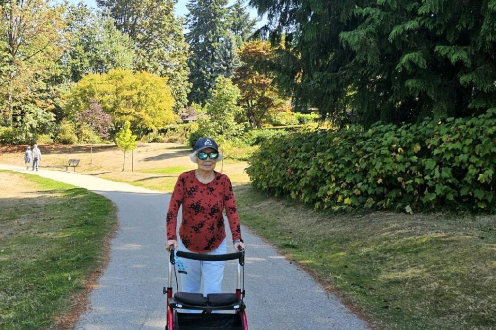 South Surrey 99-year-old gets brand-new hip