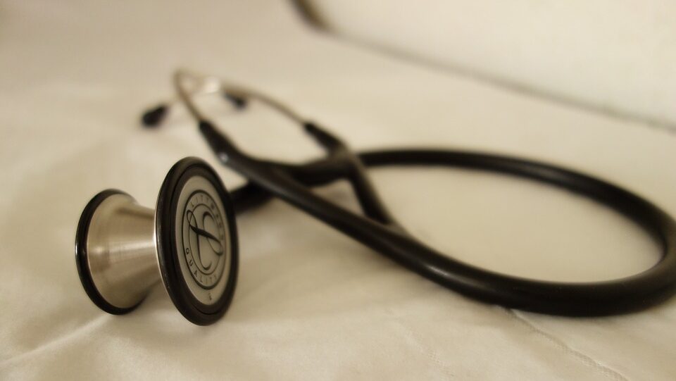 Public alert issued over alleged unlicensed medical services in Edmonton area