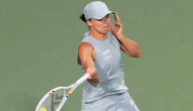 Iga Swiatek beats Elina Svitolina in National Bank Open women's semifinal
