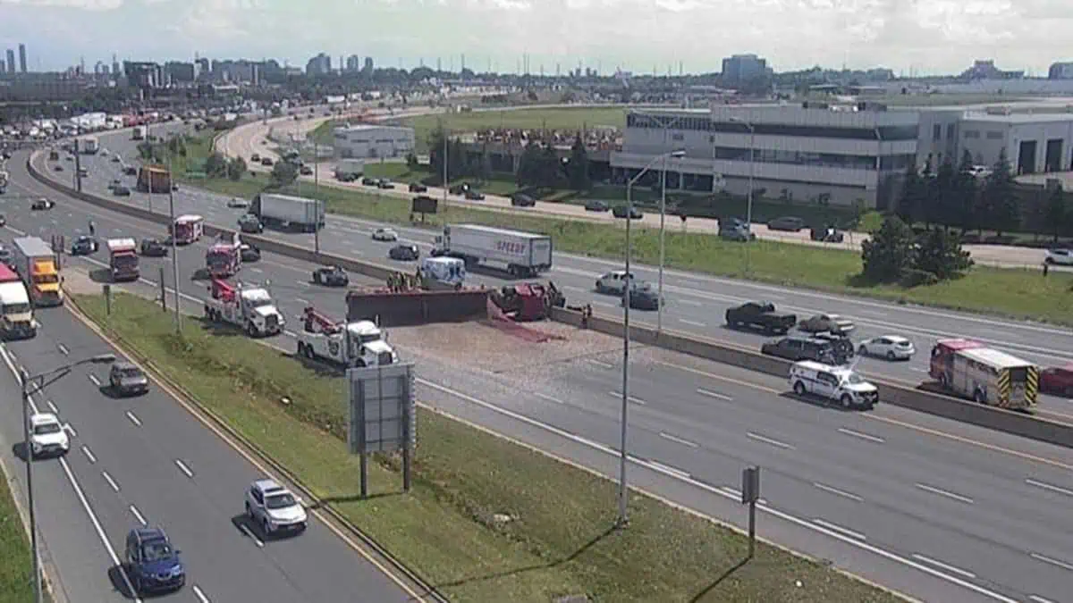 Major highway closure after truck rollover in Toronto