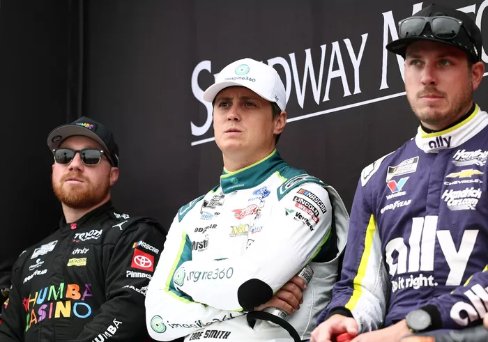 Tyler Reddick, 23XI Racing, Zane Smith, Front Row Motorsports, Alex Bowman, Hendrick Motorsports