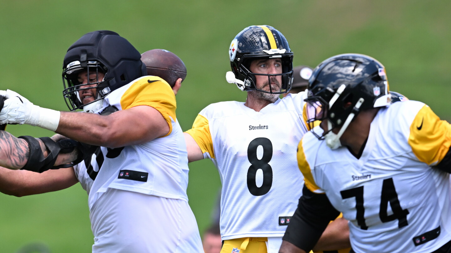 Steelers on Aaron Rodgers: "Our players are entitled to their own personal views"