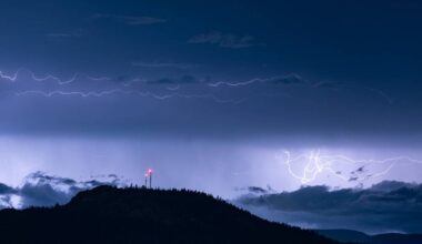 New wildfires on Vancouver Island following lightning storm