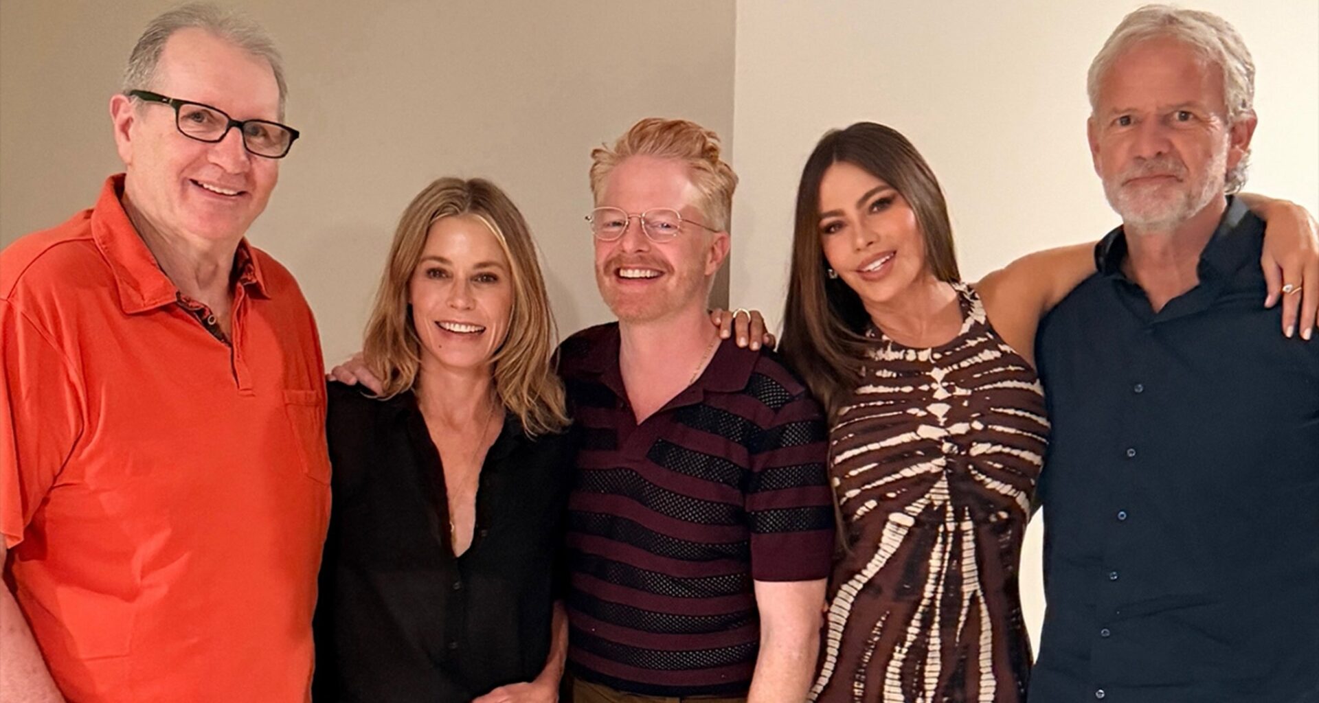 ‘Modern Family’ Cast Reunites in Series of Sweet Photos