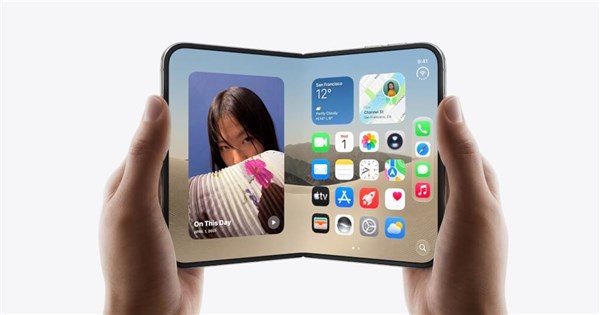 New iPhones sell out 2 minutes after preorders open: Vendor