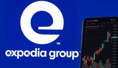 Stocks making the biggest moves midday: AMGN, QCOM, EXPE, CRWV