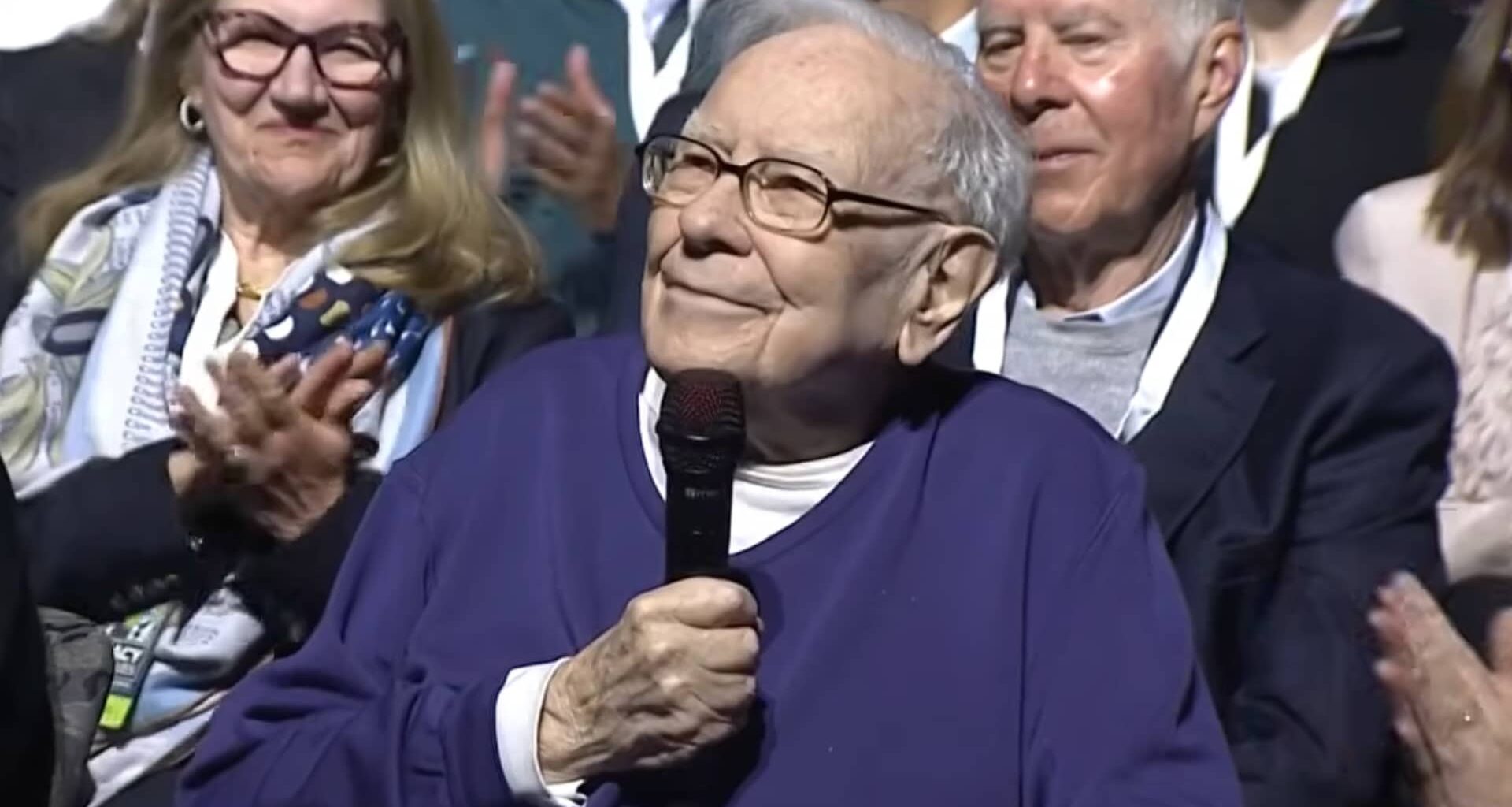 Warren Buffett takes next step in plan to keep Berkshire from straying