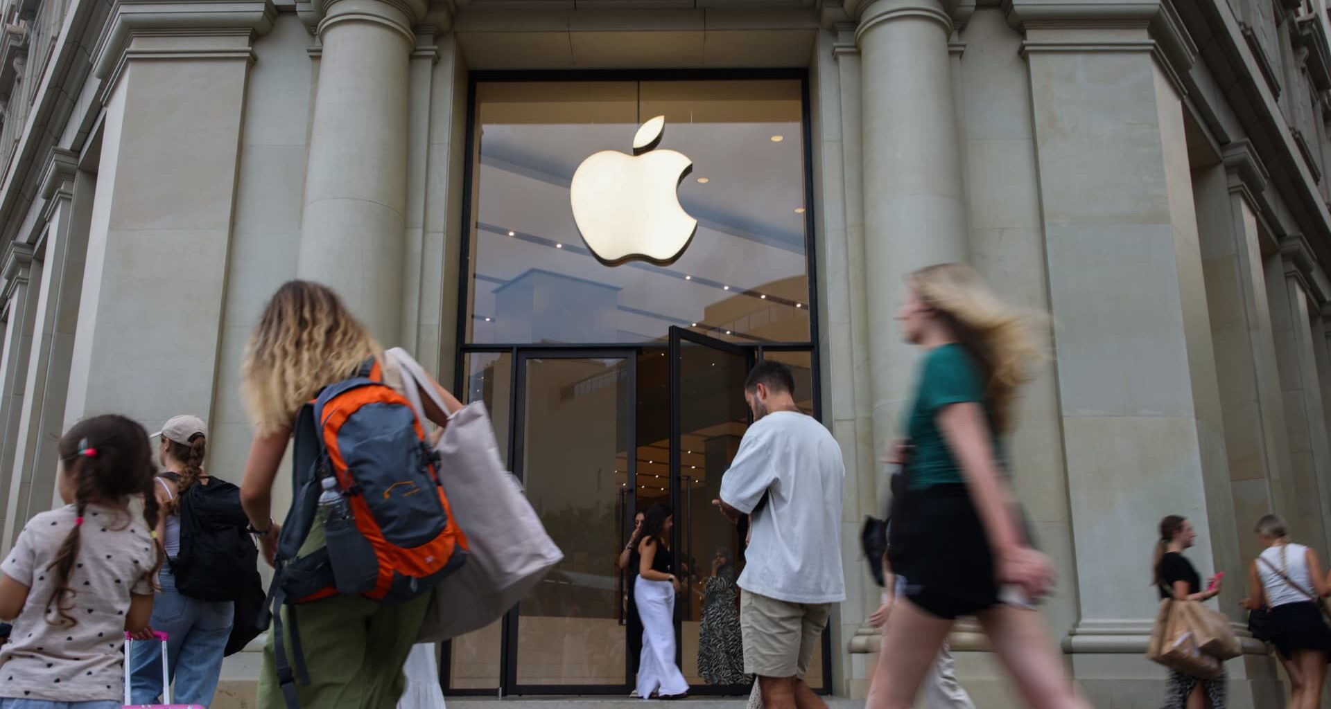 Apple shares are doing something they haven't done in 20 years. Here’s what’s happening
