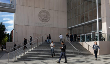 New laws tweak California’s mental health court