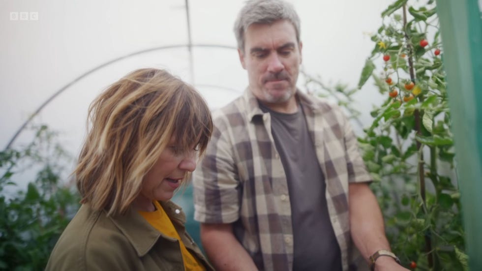 emmerdale zoe henry and jeff hordley in gardeners world examining plants in a green house