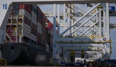 Grain, oil exports fuel record cargo volumes at Port of Vancouver