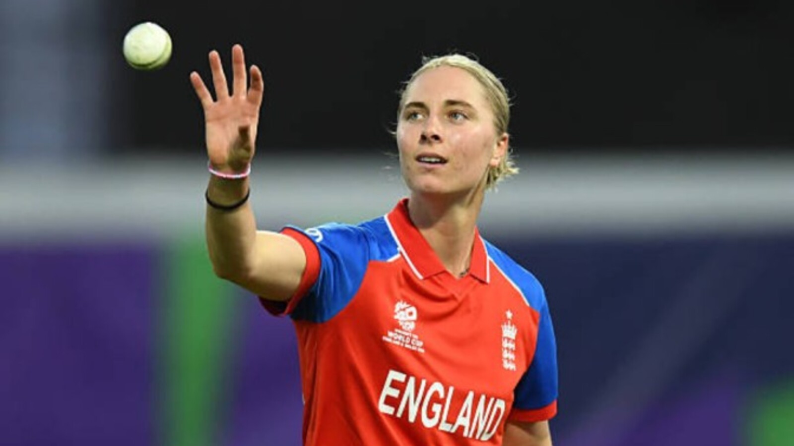 Surrey sign England all-rounder Freya Kemp on multi-year deal