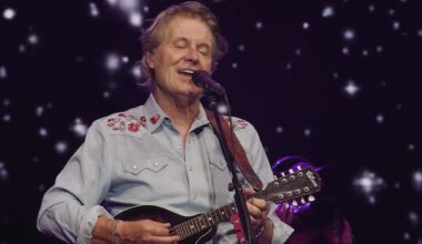 'That moment was glorious': Blue Rodeo frontman talks singing about Lake Ontario amid U.S. push to rename it