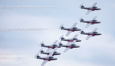 Snowbirds take their final flight over Toronto until the 2030s at this weekend’s air show