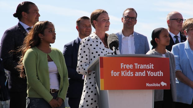 More than 21,000 free youth bus passes distributed so far under new pilot program, Manitoba government says