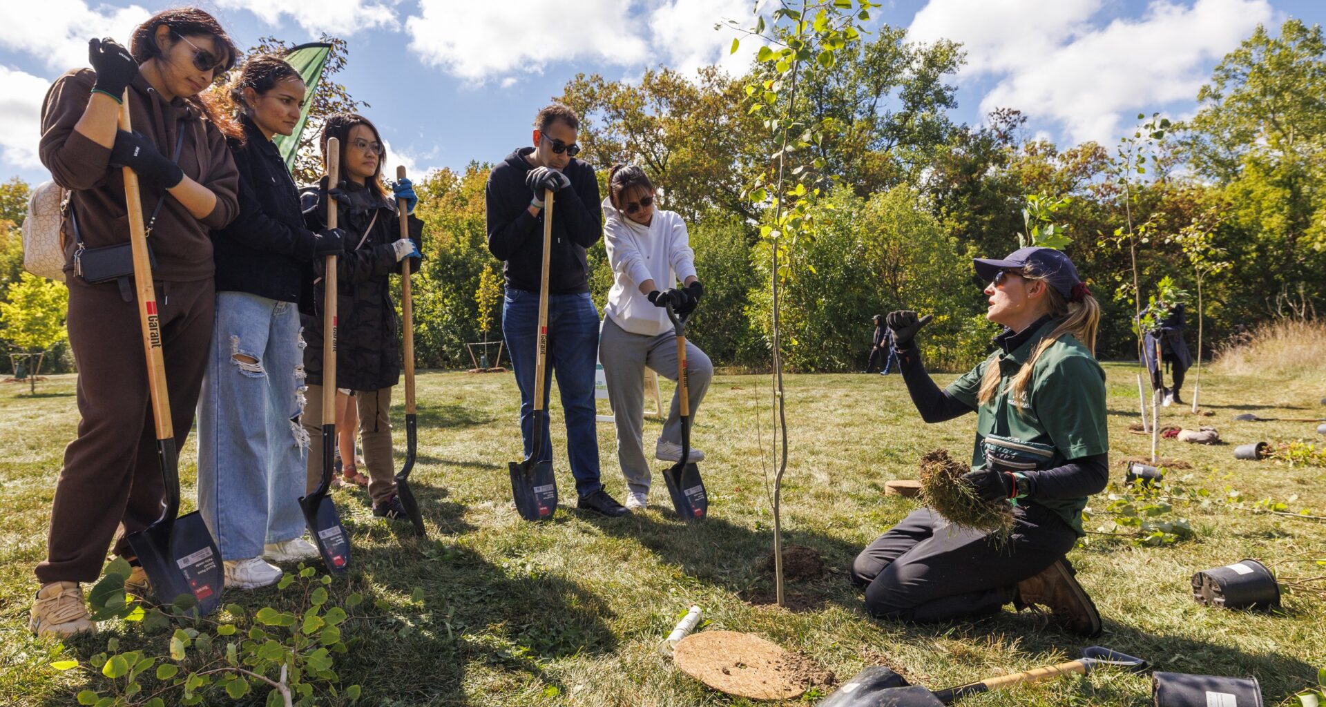 Dig in: Community tree planting event advances Mississauga’s goal of one million trees by 2032 – City of Mississauga