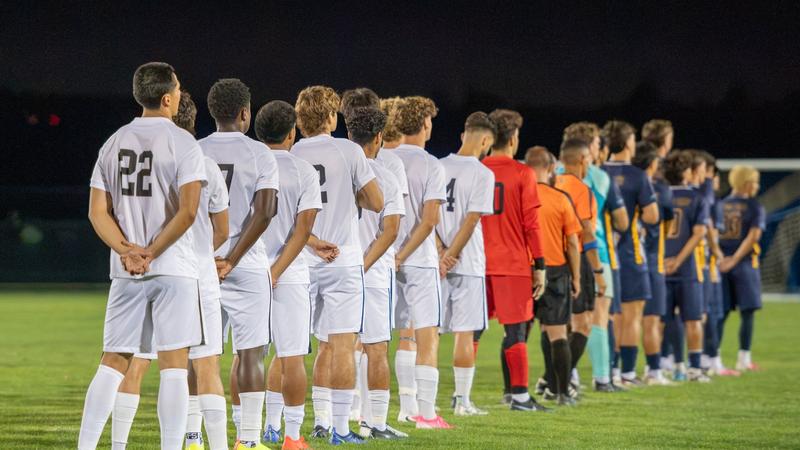 Eagles Fall to Benedictine Mesa, 2-1