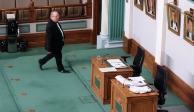 Keith Russell announces split from PC party; will sit as an independent