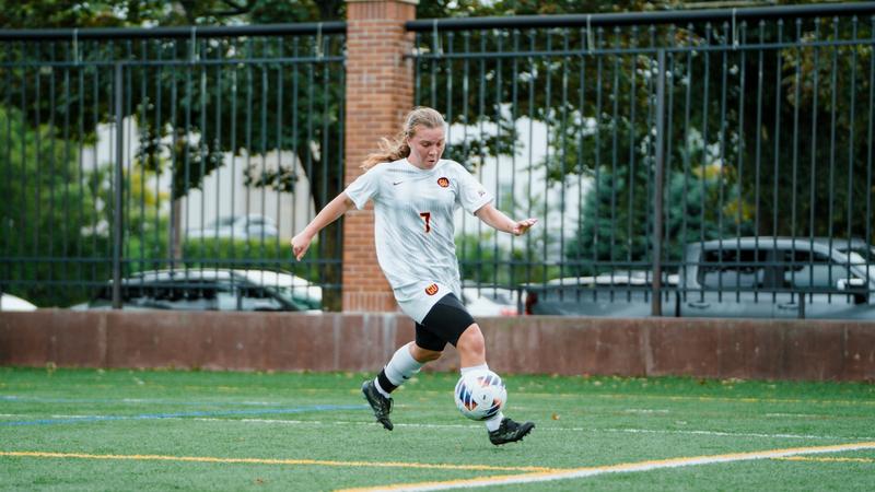 Respecki’s Brace Lifts Women’s Soccer Past Edinboro, 2-0