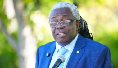 Mayoral candidate Don Woodstock promises discounted parking for Winnipeg students