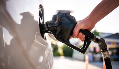 Gas prices are dropping. You can thank the 'winter blend' for that