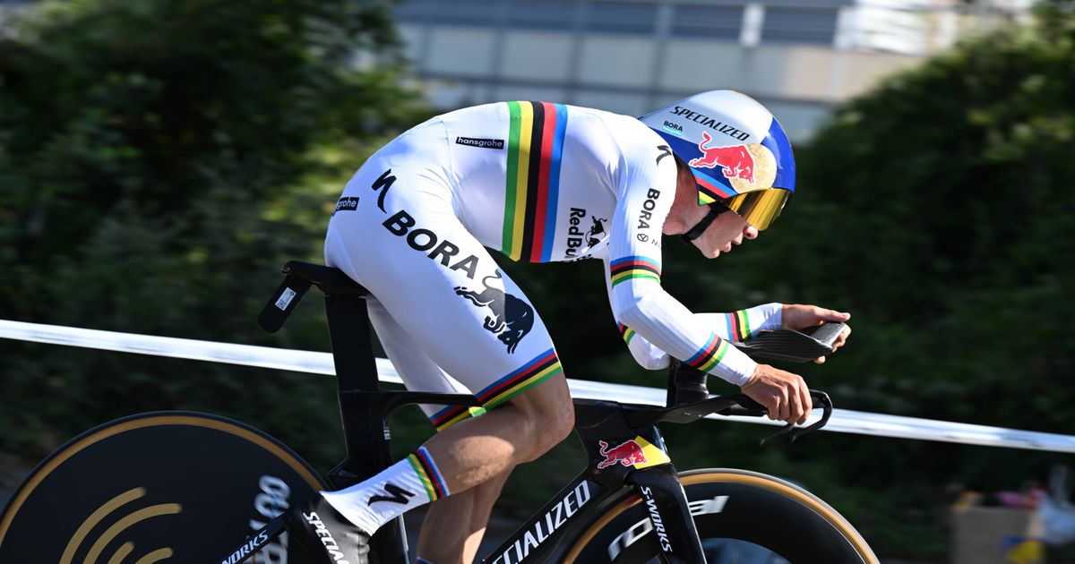 Remco Evenepoel delivers first dig at World Championships