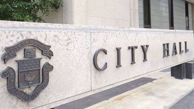 Majority of Winnipeg's electorate still unsure who they want the next mayor to be, poll suggests