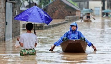 Experts urge caution as flooding raises disease risks