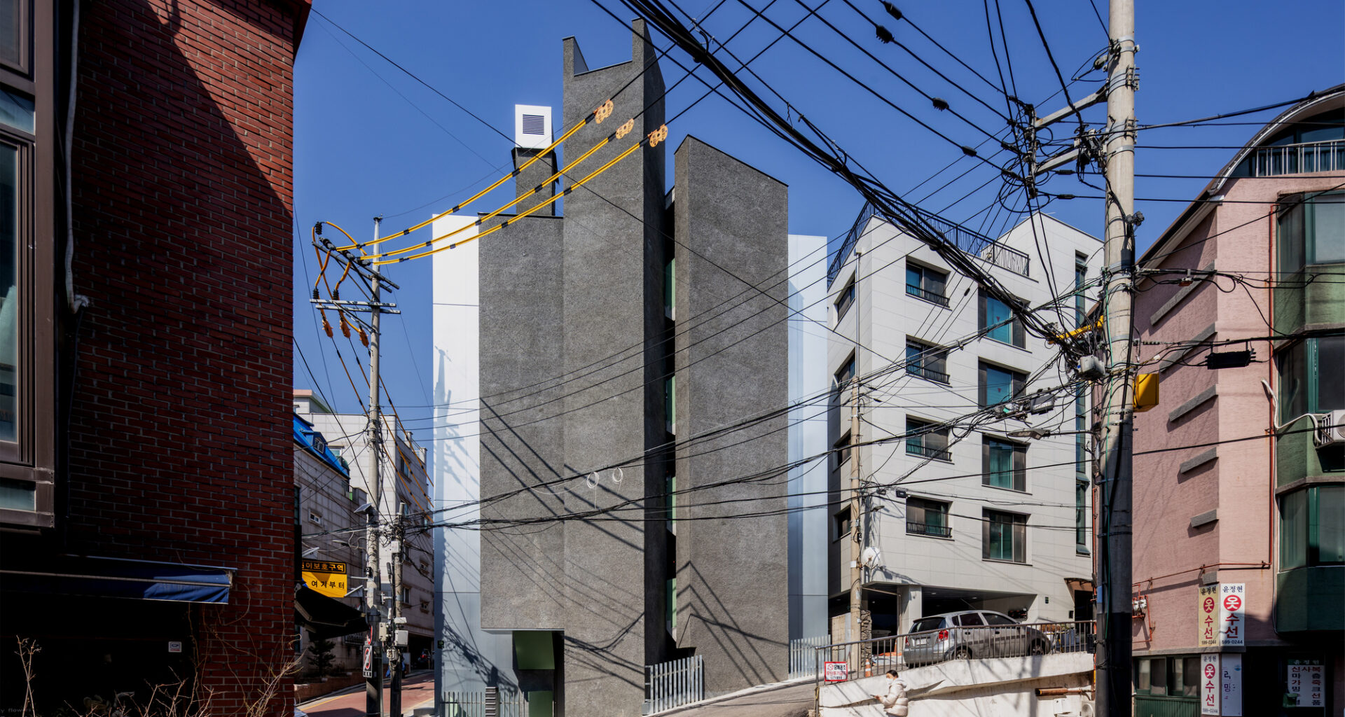 Bangbae Geunsaeng Neighbourhood Facility / aoa architects