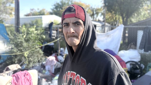 'We have nowhere to go,' says encampment resident as Saskatoon officials pause cleanup