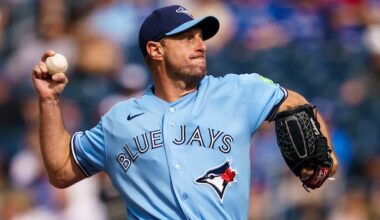 Blue Jays' Scherzer delays retirement decision until off-season