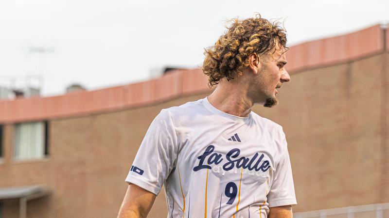 de Vries' Late Goal Pushes Men's Soccer To Draw With Dayton