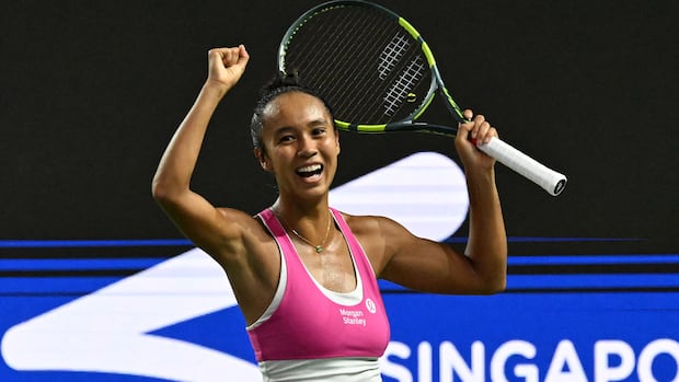 Leylah Fernandez wins Singapore Open for 1st title of season