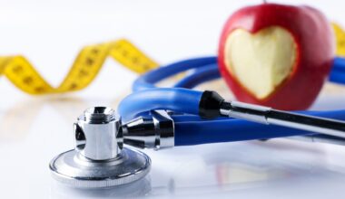 Study: Examining the Differences in Frequency of Whole Fruit or 100% Fruit Juice Intake among United States Adults With and Without Cardiovascular Disease Risk Factors: Analysis of 2019 Behavioral Risk Factor Surveillance System Data. Image Credit: New Africa / Shutterstock