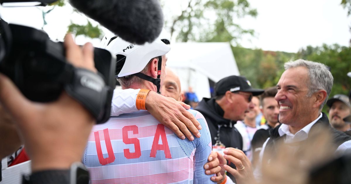 Lance Armstrong annoyed by UAE manager at World Championships