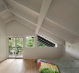 A Massive New Roof Turns a ’70s Chalet in Canada Into a Forest Palace - Photo 9 of 20 - 