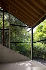 A Massive New Roof Turns a ’70s Chalet in Canada Into a Forest Palace - Photo 18 of 20 - 