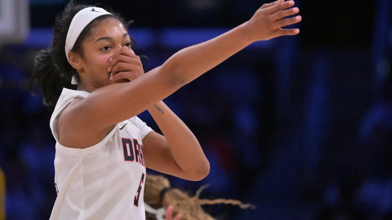 Angel Reese challenged Paige Bueckers at Team USA practice, and the response was priceless image
