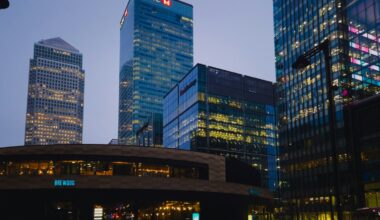 HSBC Raises 2026 Brent Forecast to $90 as Hormuz Crisis Drags On