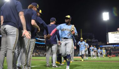 MLB playoff watch: AL Central race tightens; Brewers claim NL Central