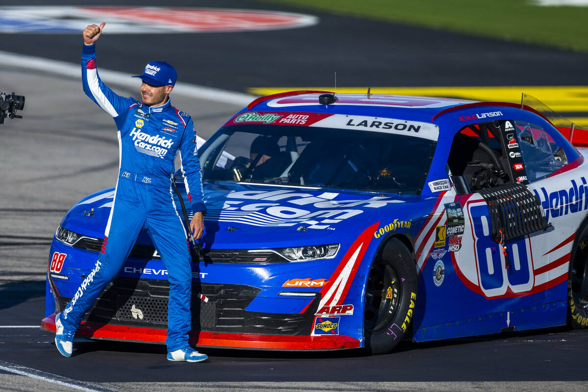 Kyle Larson (88) waves to the fans as he celebrates his win during the NASCAR O'Reilly Auto Par ...