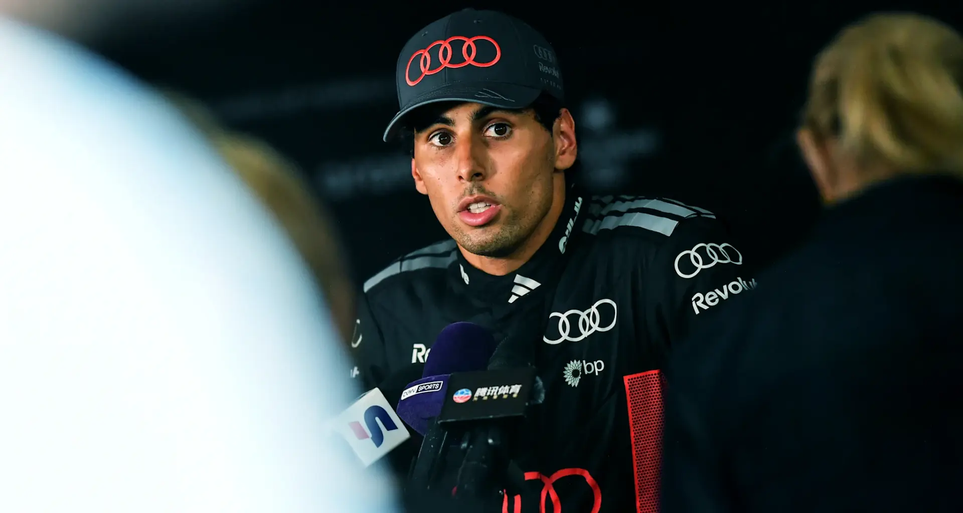 BAKU, AZERBAIJAN - SEPTEMBER 26: Race winner George Russell of Great Britain and Mercedes AMG
